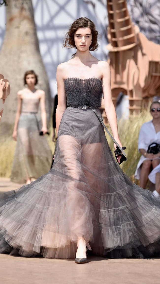 Model walks the runway during the Christian Dior Haute Couture Fall/Winter 2017-2018 show as part of Haute Couture Paris Fashion Week on July 3, 2017 in Paris, France.  (Photo by Pascal Le Segretain/Getty Images)