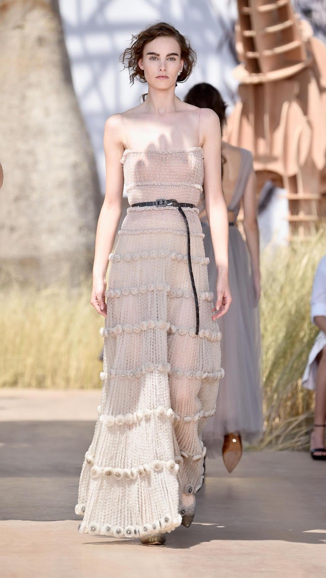 Model walks the runway during the Christian Dior Haute Couture Fall/Winter 2017-2018 show as part of Haute Couture Paris Fashion Week on July 3, 2017 in Paris, France.  (Photo by Pascal Le Segretain/Getty Images)