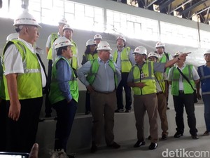 Terkait Piala Dunia Basket 2023, FIBA Tinjau Istora dan Hall A
