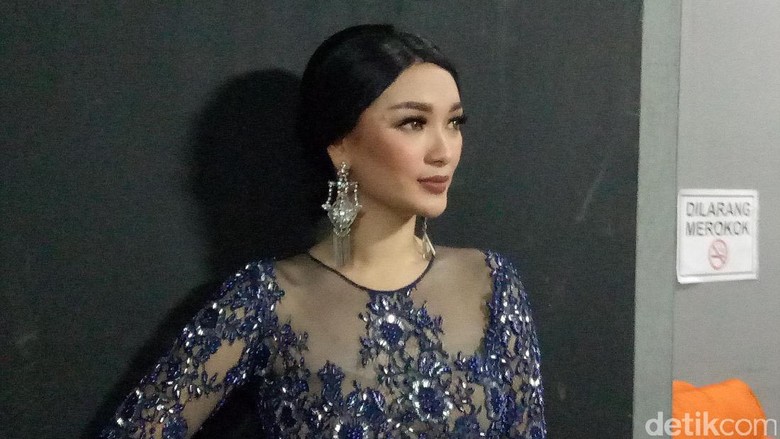 Zaskia Gotik Masih Sedih Jika Ingat Jupe Zaskia Gotik Masih Sedih Jika Ingat Jupe
