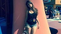 Ada yang sudah pernah ke sini? Vanesha pamer liburan di Universal Studios Hollywood. Foto: dok Instagram