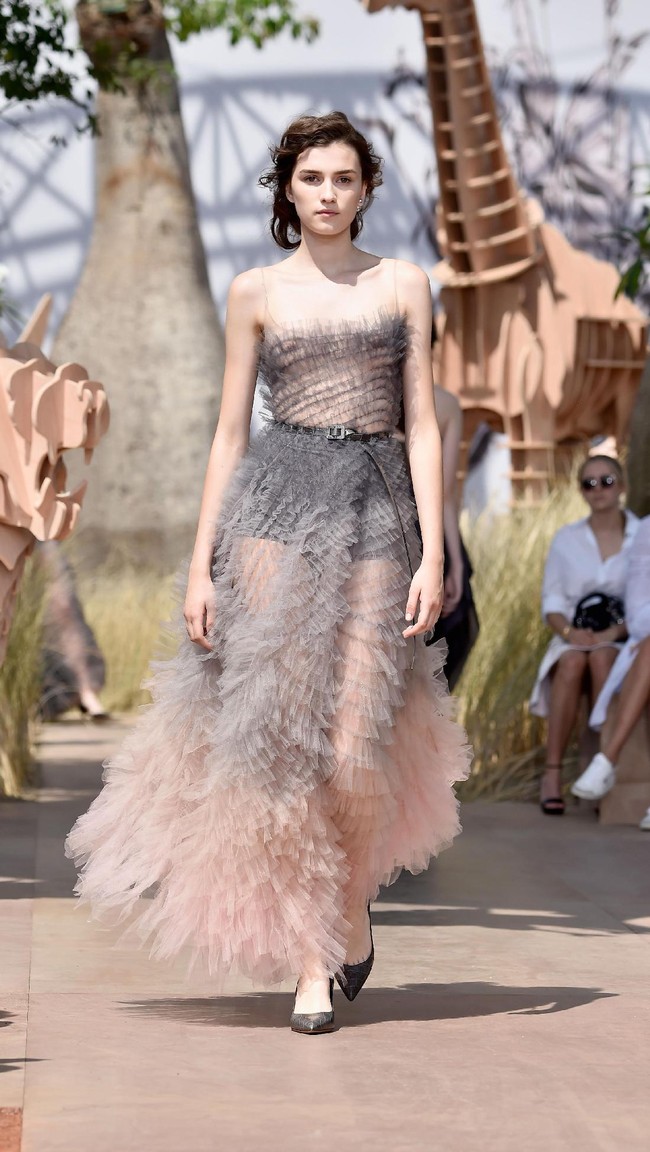Model walks the runway during the Christian Dior Haute Couture Fall/Winter 2017-2018 show as part of Haute Couture Paris Fashion Week on July 3, 2017 in Paris, France.  (Photo by Pascal Le Segretain/Getty Images)