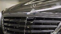 Agar bisa membaca jalan, mobil dilengkapi dengan aneka kamera dan sensor. Foto: Mercedes-Benz