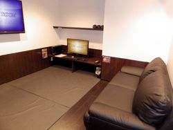 Penampakan Warnet Mewah Merangkap Penginapan