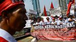Sopir Tangki Pertamina Demo Tolak Outsourcing