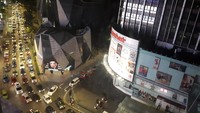 Foto: Bukit Bintang hampir setiap hari ramai oleh warga dan turis yang berbelanja. Tak jarang, kemacetan pun muncul di Jalan Bukit Bintang (Kurnia/detikTravel)
