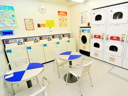 Penampakan Warnet Mewah Merangkap Penginapan