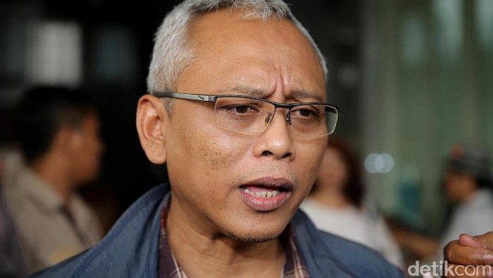 Politikus PDI Perjuangan, Arif Wibowo diperiksa KPK sebagai saksi terkait dugaan korupsi proyek e-KTP dengan tersangka Andi Agustinus alias Andi Narogong.