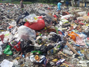 Jokowi soal Sampah: Barangnya Nyata, Dananya Ada tapi Nggak Beres-beres