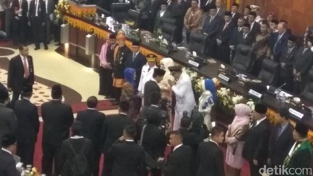 Transit di Aceh, Jokowi Hadiri Pelantikan Gubernur Irwandi Yusuf