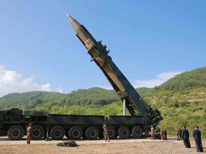 Trump dan Abe Sebut Korut Ancaman Besar, Opsi Militer Tak Dibahas