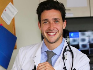 Ketika Dokter Terseksi Amerika Selamatkan Penumpang Kritis