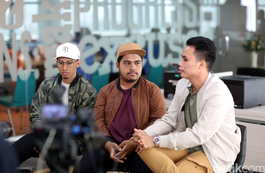 Grup vokal Tri Souls saat menjalani sesi wawancara di kantor detikcom untuk MainStage detikHot