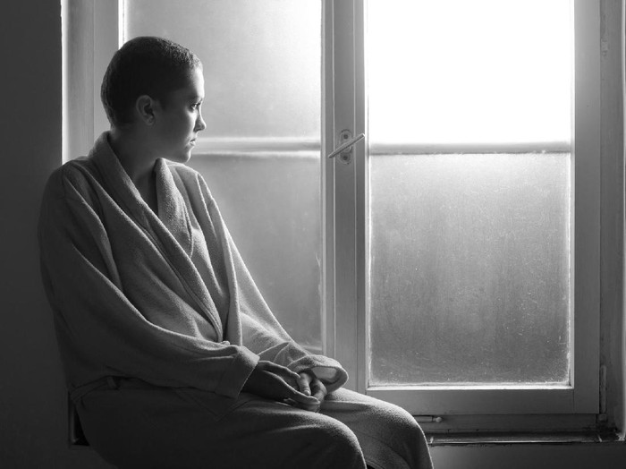 Saat Pasien Kanker Pakai Wig dan Dinyinyiri Awas Rambutnya Jatuh