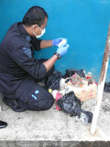  Tim Gegana mengecek benda mencurigakan di Leuwiliang, Bogor, Rabu (5/7/2017)
