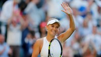 Unggulan kelima asal Denmark itu mengalahkan petenis Hongaria Timea Babos 6-4, 4-6, 6-1 dalam pertandingan di Centre Court, yang rampung pada Rabu (5/7/2017) dinihari WIB. REUTERS/Matthew Childs.