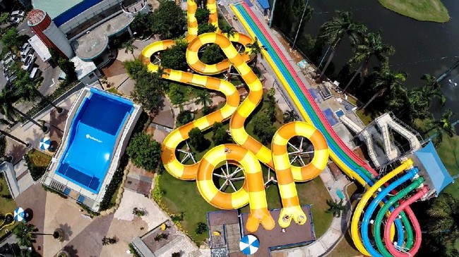 5 Waterpark Ini Bisa Bikin Kamu Segar Usai Mudik Lebaran
