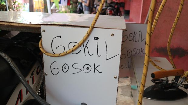Gokil (Gosok Keliling)
