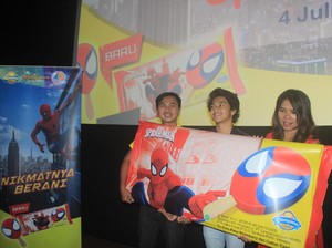 Makin Asyik! Makan Campina Spider-Man Sambil Nonton Spider-Man Homecoming