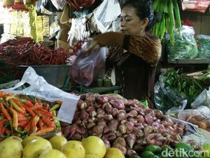 Harga Cabai Naik, Bawang Merah Masih Stabil