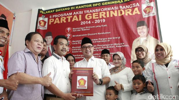 Eks Jubir Anies-Sandi Maju Pilwalkot Bekasi