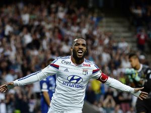 Arsenal Resmi Dapatkan Lacazette