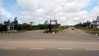 Dengan adanya jalan ini, maka sekaligus melengkapi pembangunan Pos Lintas Batas Negara (PLBN) Nanga Badau yang diharapkan bisa menjadi gerbang ekspor produk lokal Indonesia menuju negara tetangga. Foto: dok. Kementerian PUPR