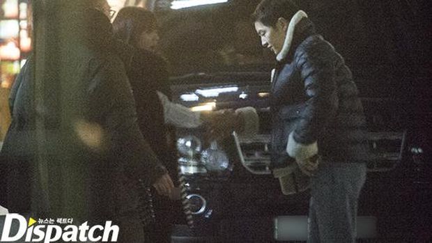 Foto-foto Kencan Song Joong Ki-Song Hye Kyo Beredar