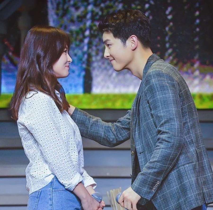 Lagi Momen Romantis Song Joong Ki Dan Song Hye Kyo Lagi Momen Romantis Song Joong Ki Dan Song Hye Kyo
