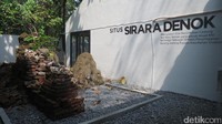 Museum baru ini didirikan di atas reruntuhan Gedong Nyi Rara Denok, tempat penyimpanan barang pusaka keraton pada abad XIV. Kita masih bisa melihat bekas reruntuhannya melalui jendela kaca yang lebar (Fitraya/detikTravel)