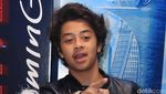 Gaya Bastian Steel yang Konon Lagi Lengket dengan Chelsea Islan