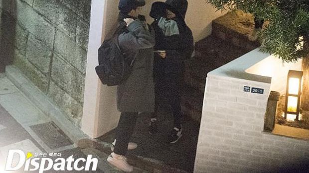 Foto-foto Kencan Song Joong Ki-Song Hye Kyo Beredar