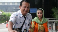 Lily tiba di Gedung KPK, Jalan Kuningan Persada, Jakarta Selatan, Rabu (5/7/2017) sekitar pukul 13.07 WIB.