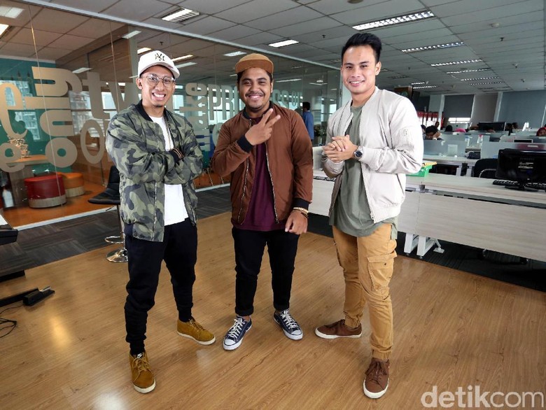 Senyummu Hanya Untukku Jadi Andalan Pertama Trisouls Senyummu Hanya Untukku Jadi Andalan Pertama Trisouls