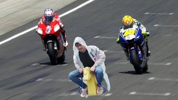 Sebagai anak presiden, Kaesang Pangarep tak pernah jaim dan sering bertingkah kocak di YouTube. Foto: Screenshot YouTube Kaesang Pangarep