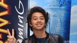 Gaya Bastian Steel yang Konon Lagi Lengket dengan Chelsea Islan