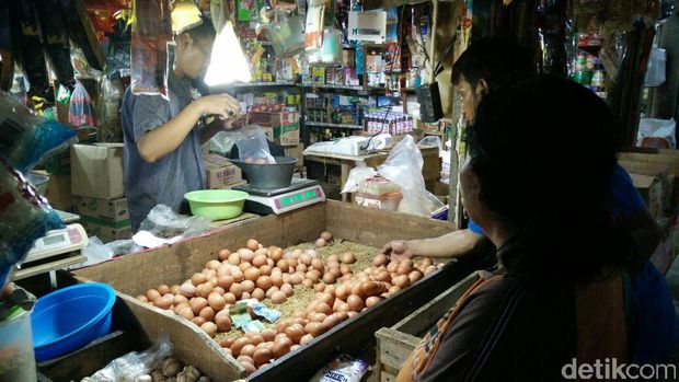 Telur di Pasar Tebet Timur 
