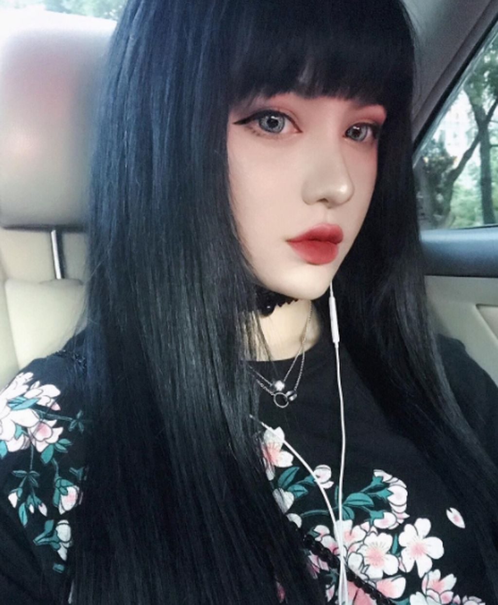 Cantik Bak Boneka Gadis Ini Melejit di Instagram Cantik Bak Boneka Gadis Ini Melejit di Instagram