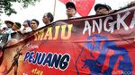 Ratusan Sopir Tangki Pertamina Kembali Turun ke Jalan
