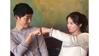 Banyak para fans yang menganggap keduanya sangat serasi dan pantas untuk bersama hingga menjulukinya Song Song Couple. Dok. Instagram/kyo1122