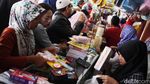 Jelang Masuk Sekolah Toko Buku Diserbu Pembeli
