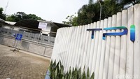 Sejak Rabu (5/7/2017) kemarin, bangunan yang terletak di Jl. Pintu II Raya, RT 01/04 Kelurahan Lubang Buaya, Kecamatan Cipayung, Jakarta Timur, telah berubah menjadi TPI.