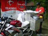 Ketika Motor Sport Dipakai Berjualan Sayur-Bubur