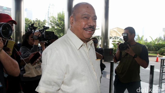 Politisi Golkar Melchias Marcus kembali diperiksa KPK, Kamis (6/5). Ia diperiksa sebagai saksi untuk tersangka Andi Narogong.