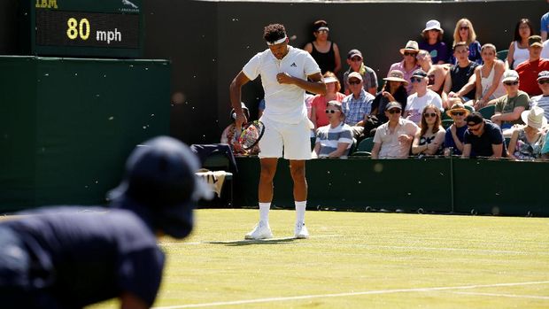 Ketika Semut-Semut Terbang Ganggu Pertandingan Wimbledon