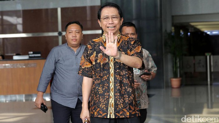 Mantan Ketua DPR Marzuki Alie usai menjalani pemeriksaan KPK terkait pembahasan e-KTP, Kamis (6/7/2017). Marzuki mengaku sempat mengetahui proyek ini bermasalah dalam tendernya.