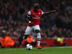 Di pos bek kanan, ada Bacary Sagna (Paul Gilham/Getty Images)