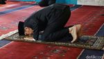 Momen Jokowi Salat 2 Rakaat di Masjid Termegah Ankara Turki