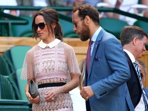 Anggun dan Seksi, Pippa Middleton Bergaun Menerawang di Wimbledon