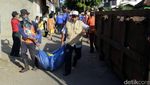 Lautan Sampah di Cibangkong Kota Bandung Dibersihkan
